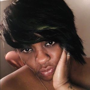 Meet your Posher, Crystal